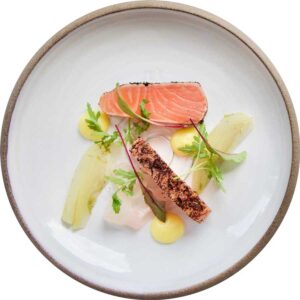 Salmón Marinado con Ensalada de Hinojo