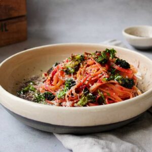 Caballa a la Brasa con Remolacha Agridulce